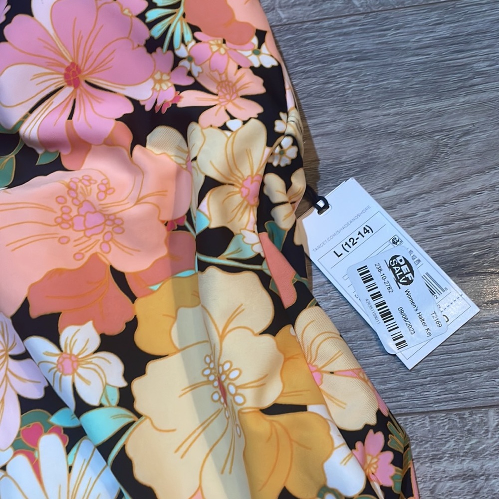 NWT Shade & Shore Halter Key Hole One Piece Swimsuit - Picture 4 of 5